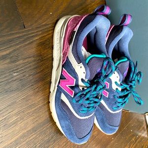 New Balance sneakers woman’s size 6